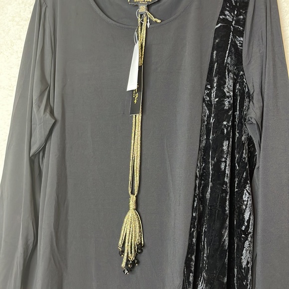 NWT Melissa Paige Womans Black Suede Stretch BONUS NECKLACE Blouse Top 1X PLUS - Picture 8 of 11